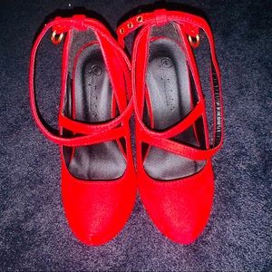 Red heels 👠